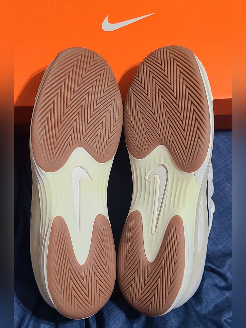 Nike Air Zoom Vapor 12 "FV5552-100", New In Replacement Box! M10/W11.5 - Picture 11 of 13